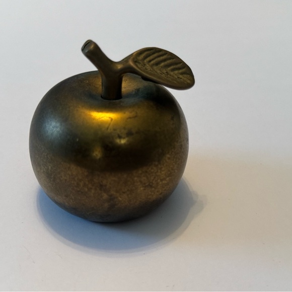 Vintage 1950's Brass Apple Bell Paperweight‎ heritage decor - Picture 6 of 6